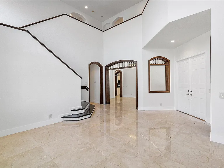 2013 Harbor View Cir — Photo 14