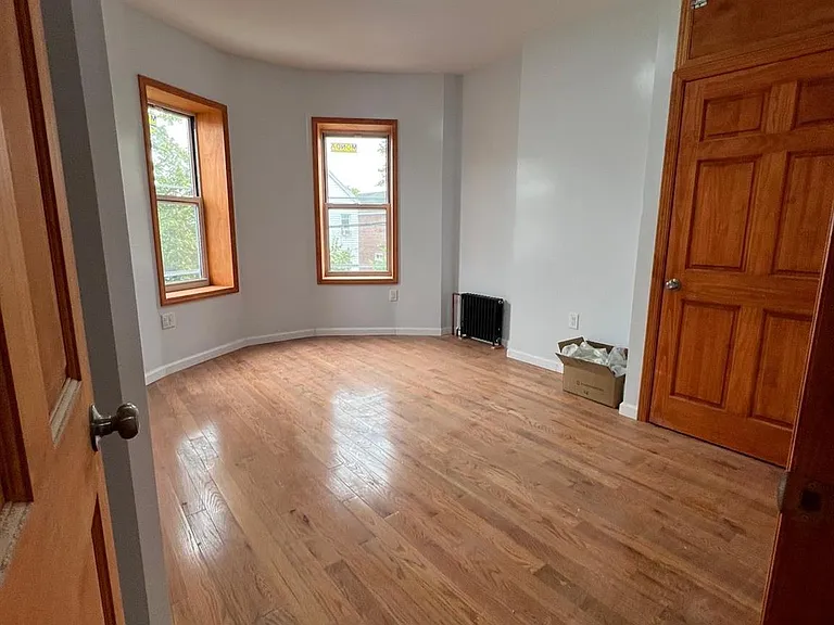 2265 Chatterton Ave #2 — Photo 10