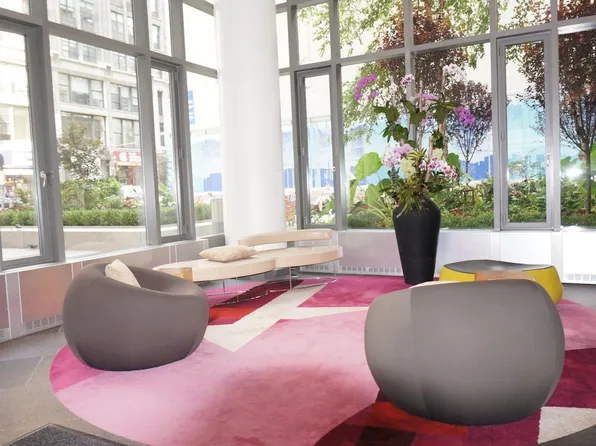 325 Fifth Avenue image 10 of 11