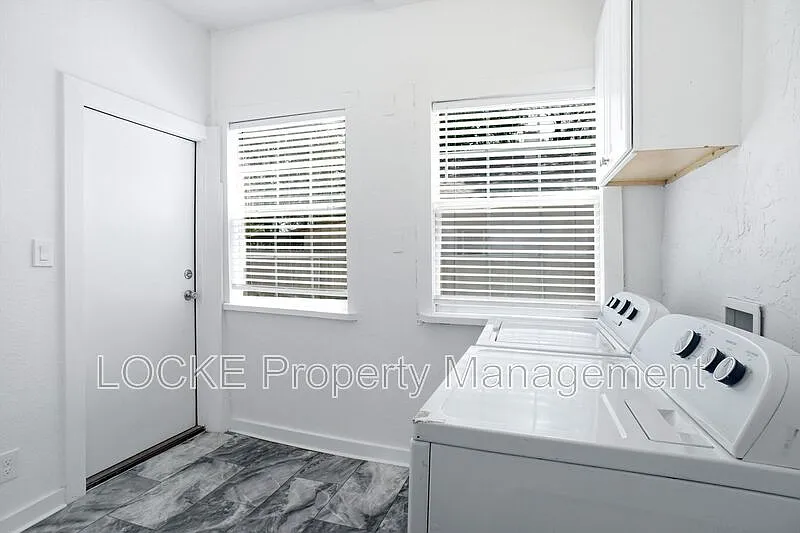 2 bed, 1.0 bath, 1000 sqft, $1,395 — Photo 2