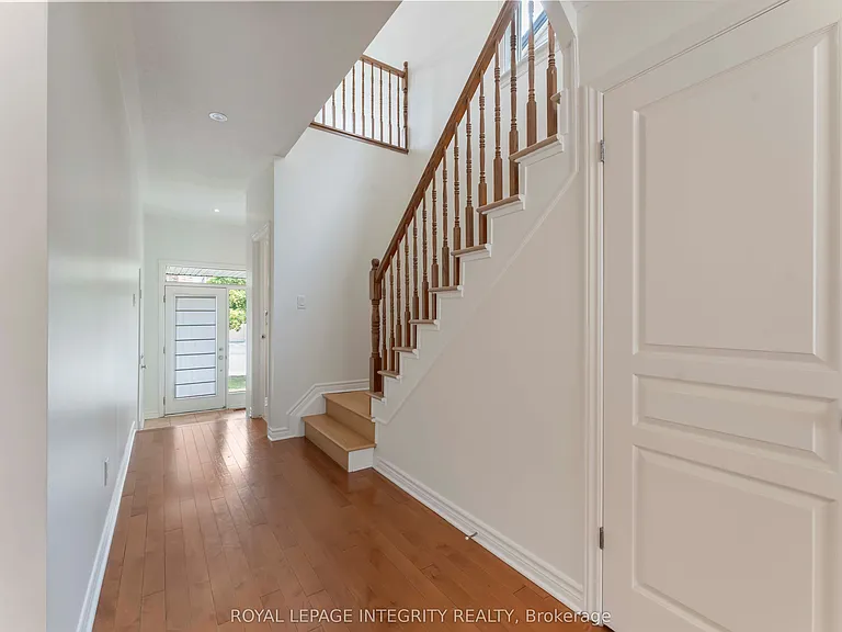 424 Cooks Mill Cres — Photo 4
