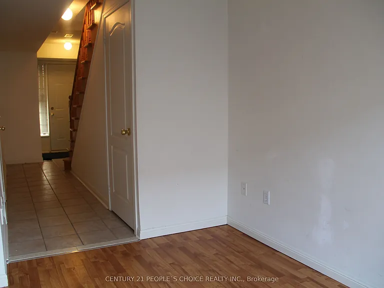 80 Acorn Pl #21 — Photo 3