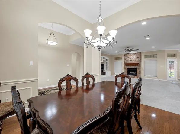 100 Laurel Oaks Ln, Crawford, TX 76638