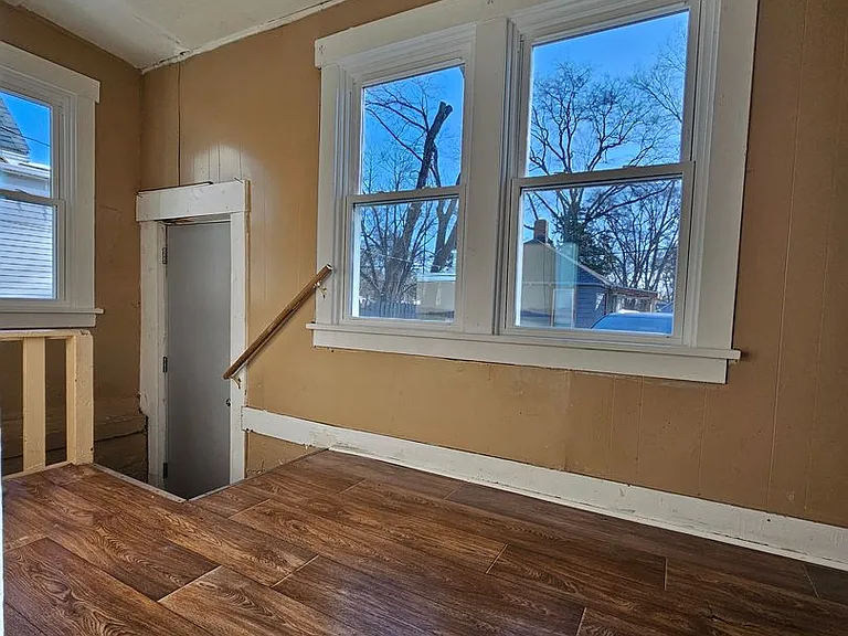 1308 S Western Ave — Photo 13