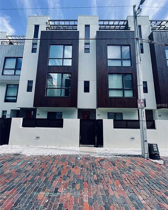 1st image of 160 8TH STREET N
