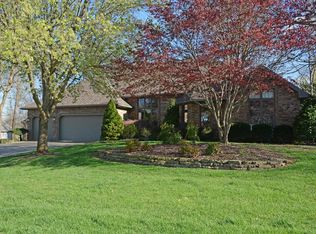 2220 E Carleton Ct, Springfield, MO 65804