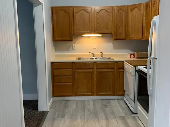 33 Oak St #33, Milford, NH 03055