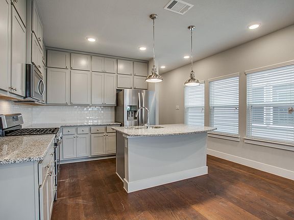 4th image of 433 Natalen Ave