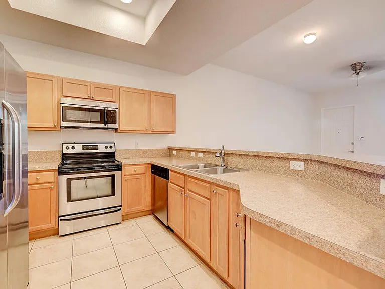10560 SW Stephanie Way #1102 — Photo 9