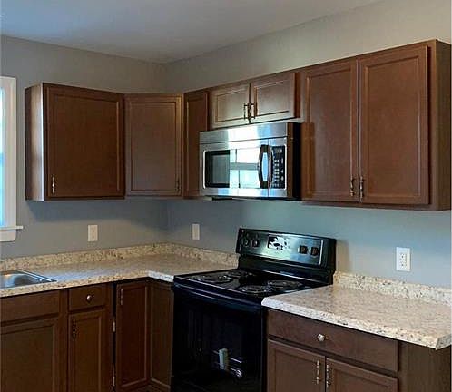 3rd image of 2219 Ferndale Ave
