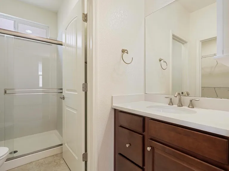 1136 Rothbury Ln — Photo 15