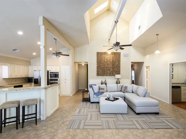 9115 Valley Chapel Ln, Dallas, TX 75220