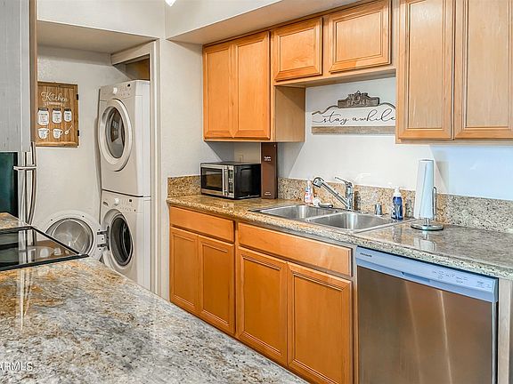5th image of 740 W Elm St Unit 203