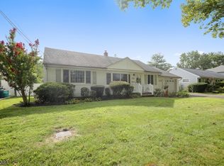 798 Arbor Rd, Paramus, NJ 07652