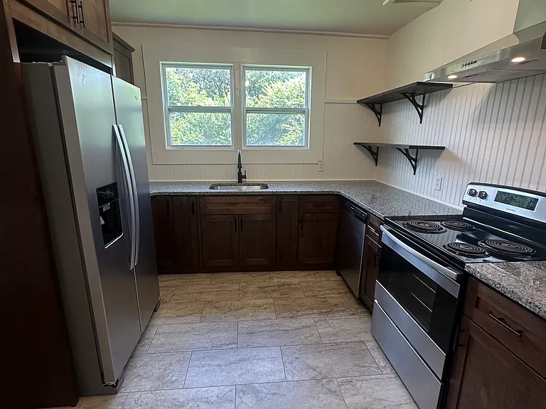 2222 Woodrow Dr — Photo 3