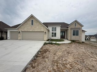 3201 Rivington Dr, Columbia, MO 65203