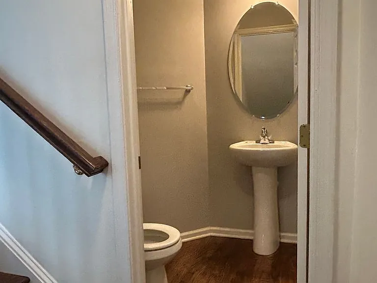 1379 Parish Ave — Photo 6