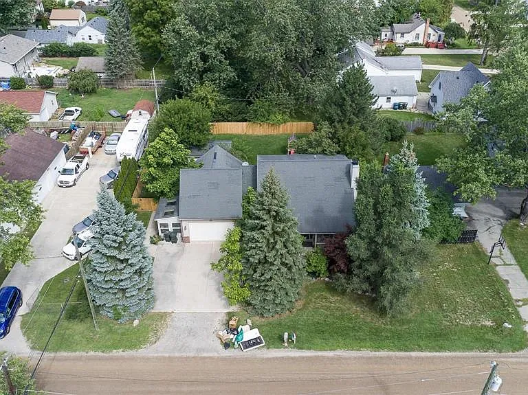 3930 Dunning Rd — Photo 3