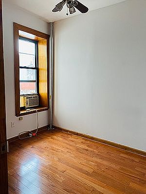 3rd image of 422 E 118th St #5