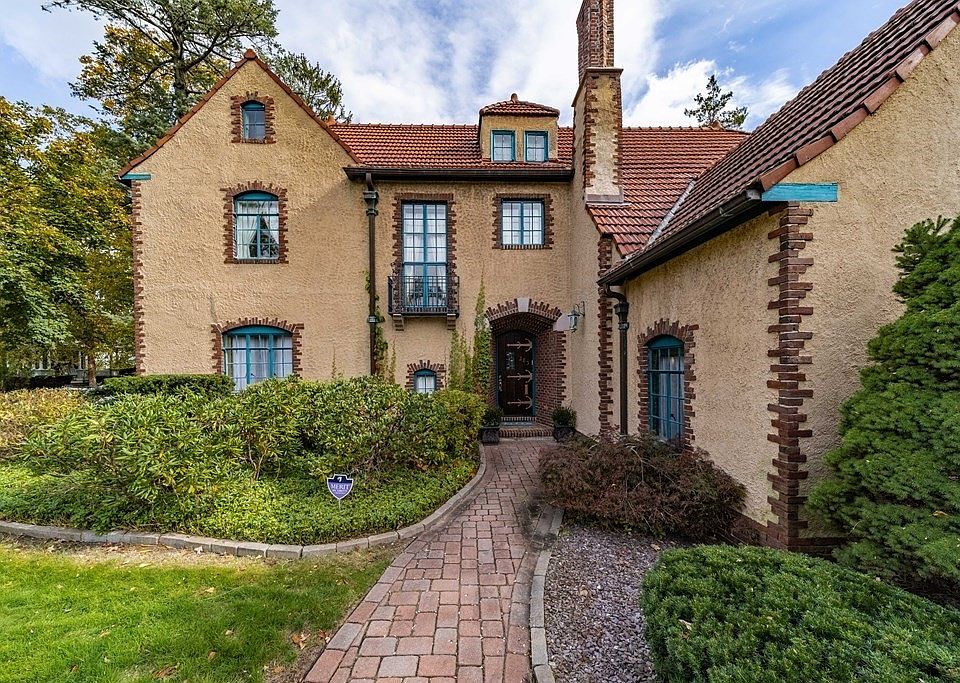 283 Longhill St, Springfield, MA 01108 Zillow