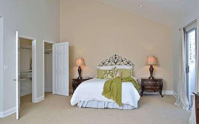 Spacious room with huge closet you could walk in