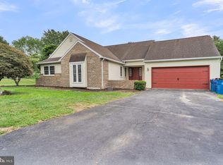 22 S Seasons Dr, Dillsburg, PA 17019