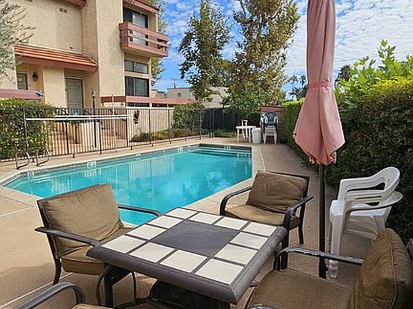 21054 Parthenia St UNIT 11