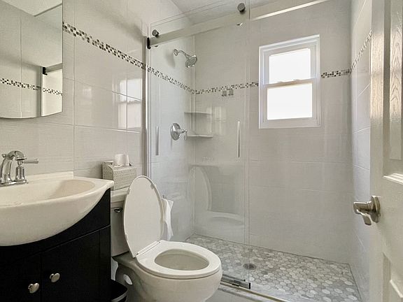 3rd image of 89 Bowdoin St #1