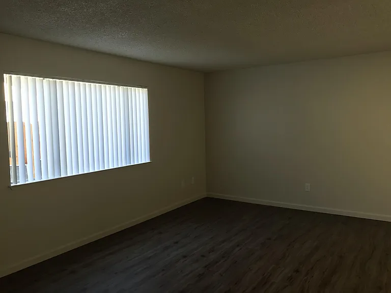 1339 E Rumble Rd — Photo 23