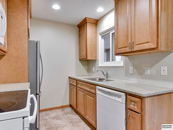 4th image of 5031 S 142nd St