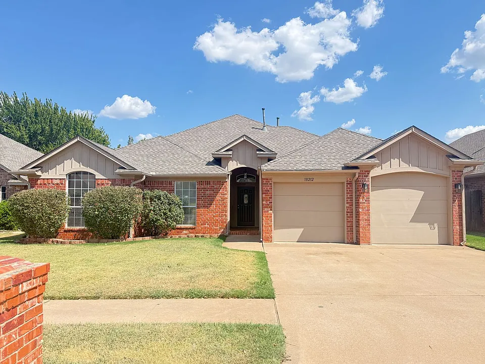 18212 Willow Oak Ln