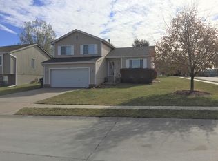 17137 Sahler St, Omaha, NE 68116