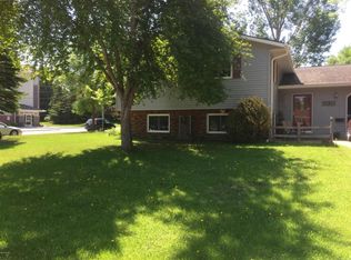 808 11 1/2 Ave SE, Willmar, MN 56201