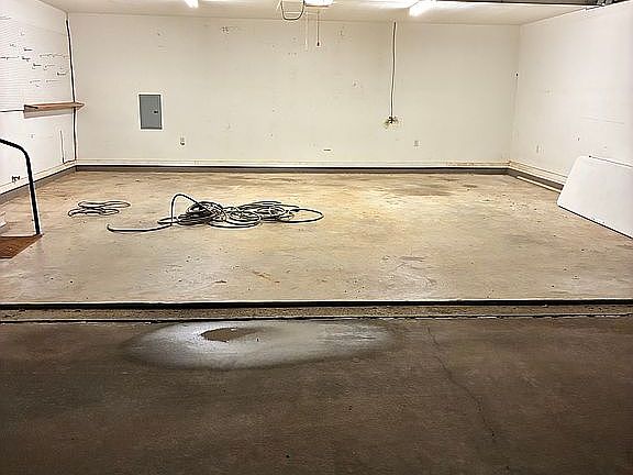 3rd image of 21133 County Street 2560