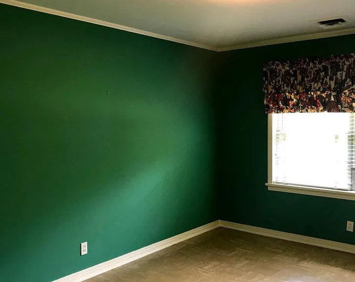 902 Spring Ave — Photo 2