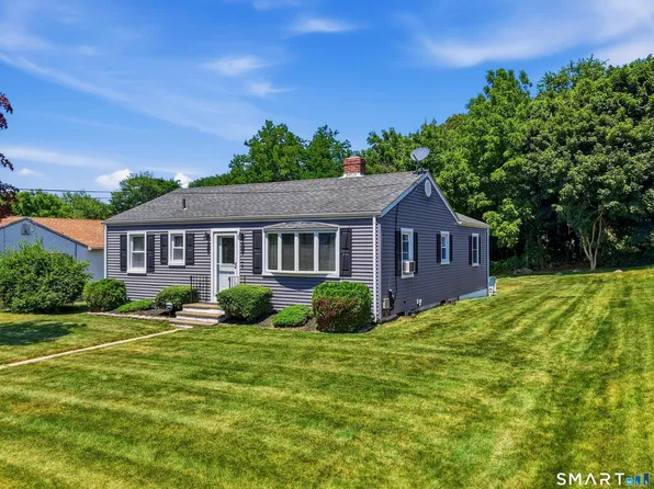 31 Roseleah Drive, Waterford, CT 06385