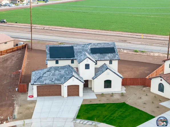 2010 Manzanita Dr, El Centro, CA 92243