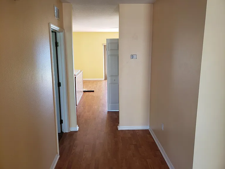 831 Stone St — Photo 2