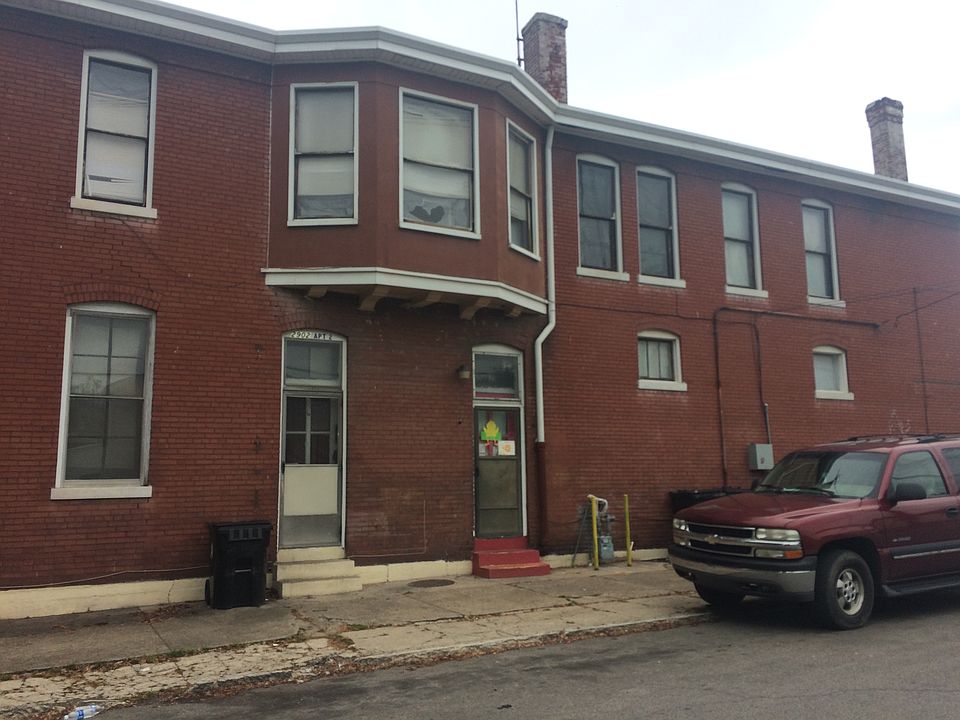 1st image of 2900 Bank St