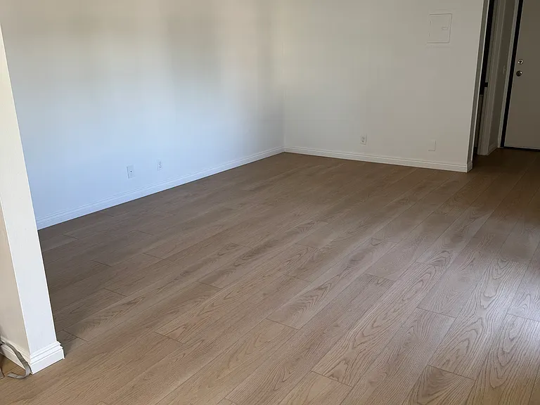 Venice Apartments — Photo 20