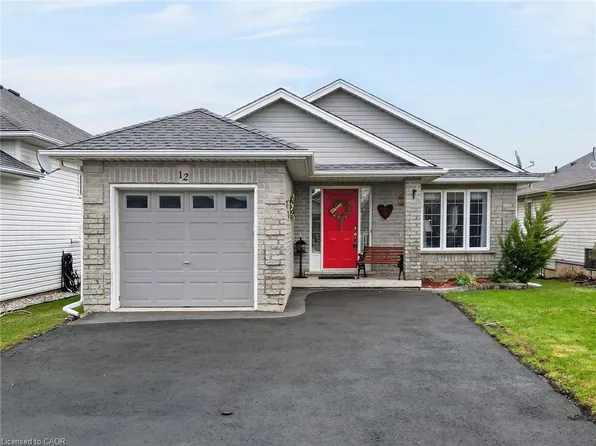 12 Courtney Cres, Welland, ON L3C 7H9