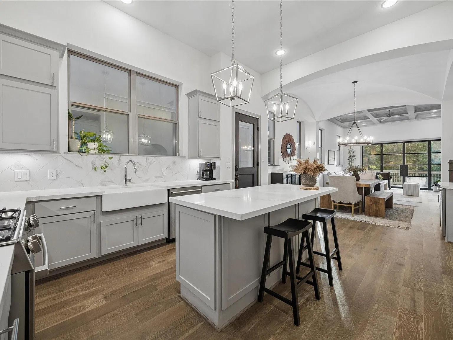 4 bed, 3.5 bath, 3125 sqft, $5,500 — Photo 4