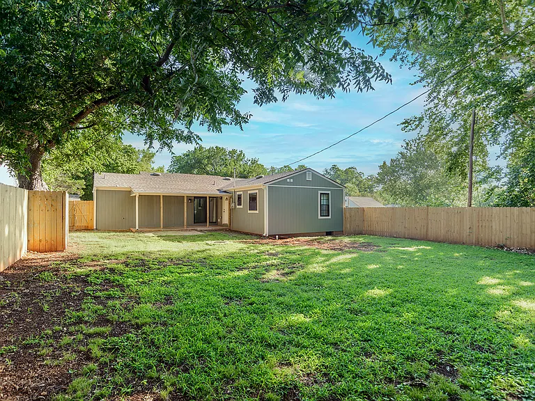 807 W Bennett Dr — Photo 5