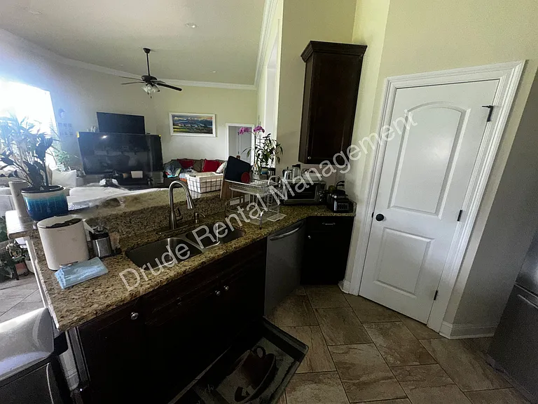 20340 Thornwood Dr — Photo 9