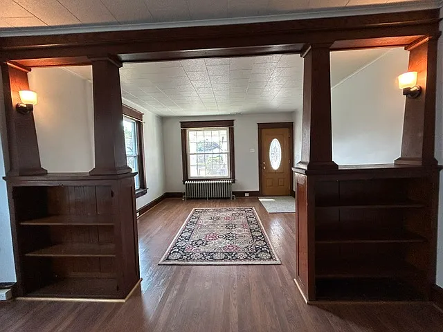 3 bed, 1.5 bath, 1228 sqft, $2,000 — Photo 3