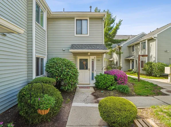 165 Essex Ave APT 110, Metuchen, NJ 08840