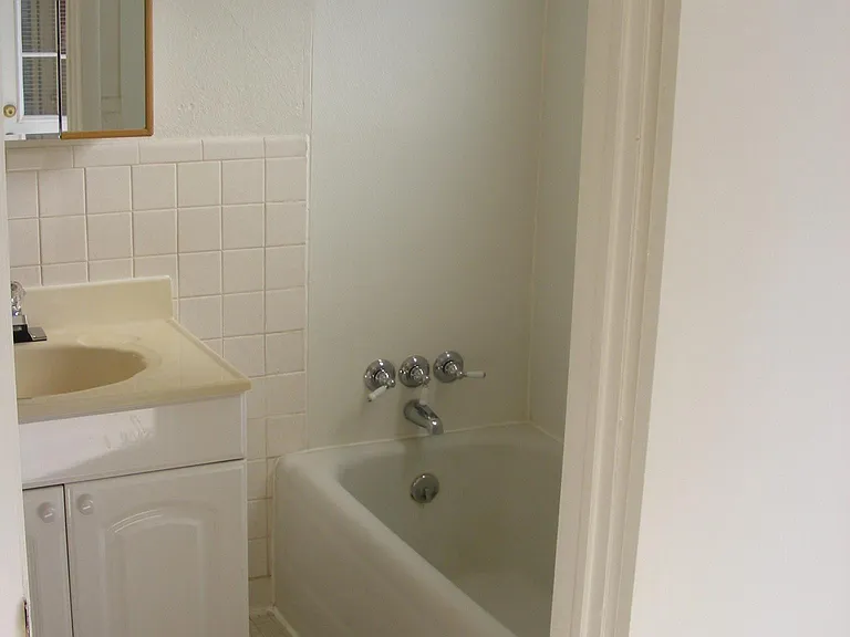 115 N Park St #10 — Photo 15