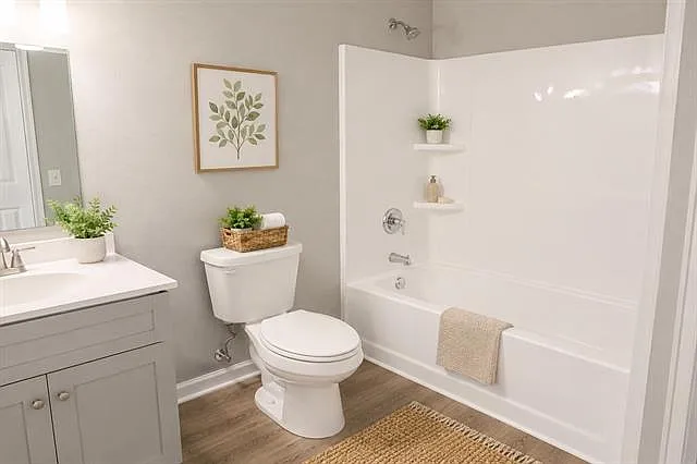 2402 Pelican St — Photo 5