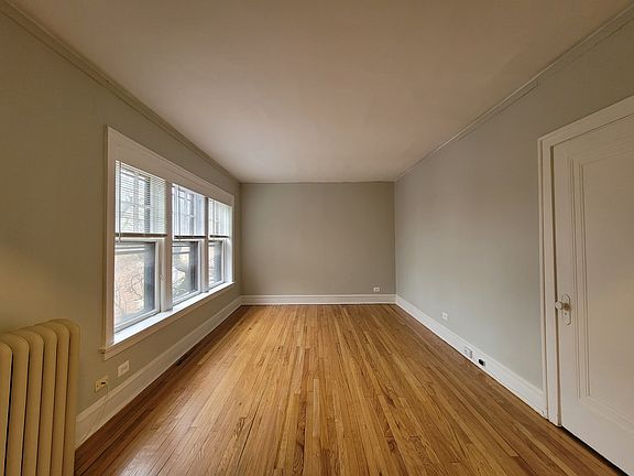 3rd image of 536 Hinman Ave Unit S1
