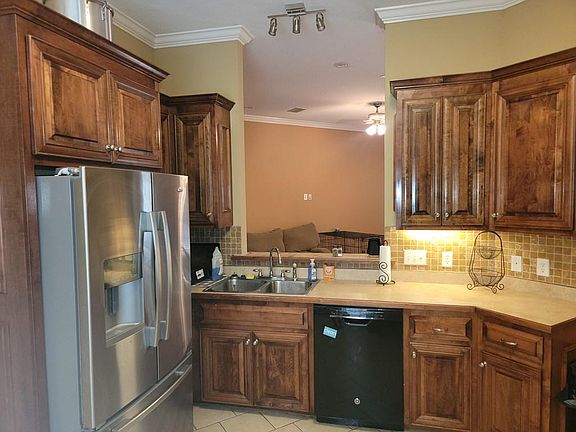 2nd image of 3822 Old Vine Way